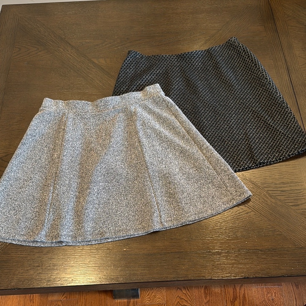 2 LOFT mini skirts - Picture 2 of 11